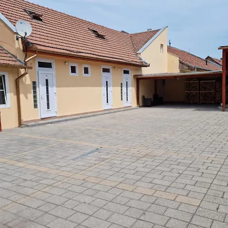 Apartament Belvarosi Pihenohaz *