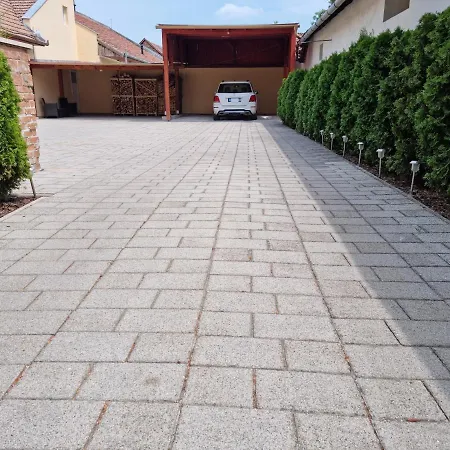 Apartament Belvarosi Pihenohaz *