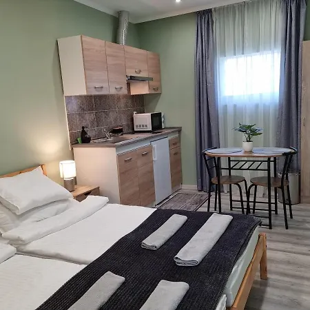 Belvarosi Pihenohaz Apartment Bekescsaba