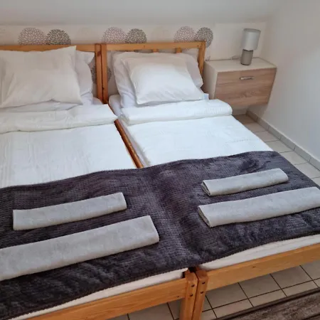 Belvarosi Pihenohaz Apartment Bekescsaba