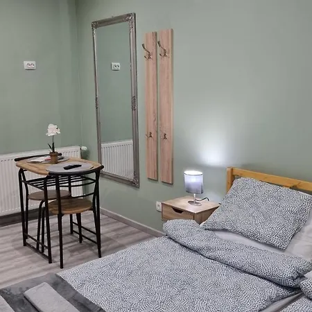 Belvarosi Pihenohaz * Bekescsaba