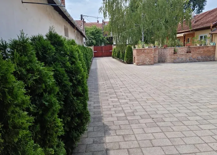 Belvarosi Pihenohaz *