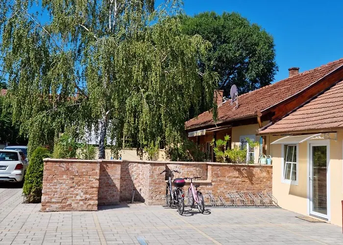 Belvarosi Pihenohaz 公寓 *